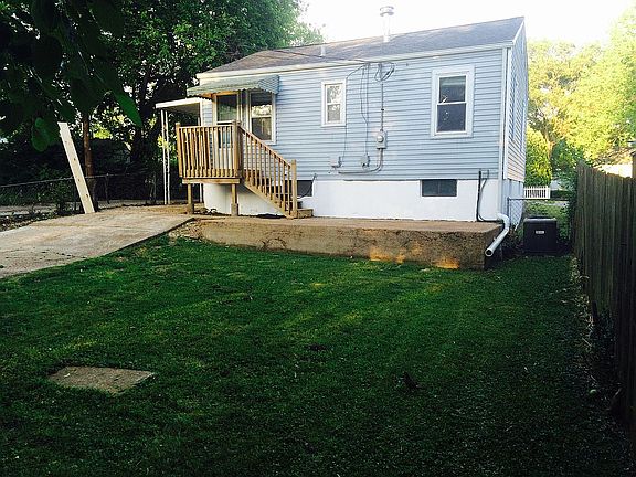 3rd image of 1417 Brock St