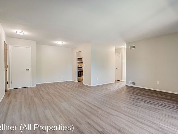 3rd image of 721 W Grange Ave #204