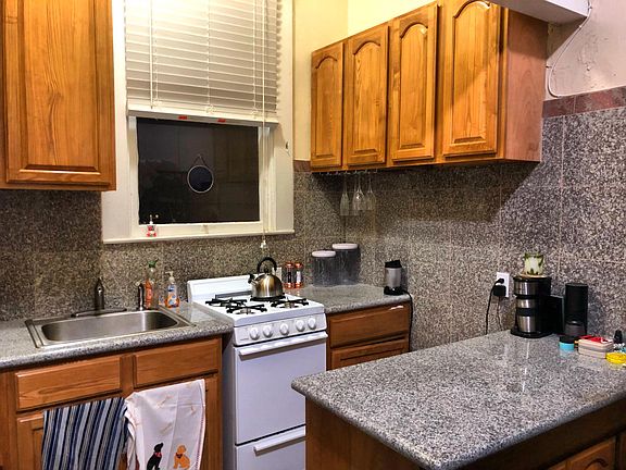 5th image of 1320 Page St APT 2