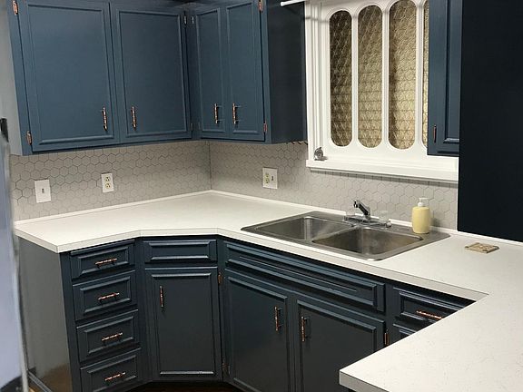 4th image of 1048 Mojave St