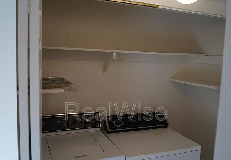 2141 NW North Hill Dr #B — Photo 19