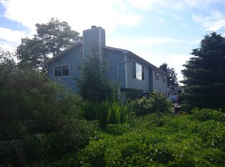 8559 17th Ave NW, Seattle, WA 98117