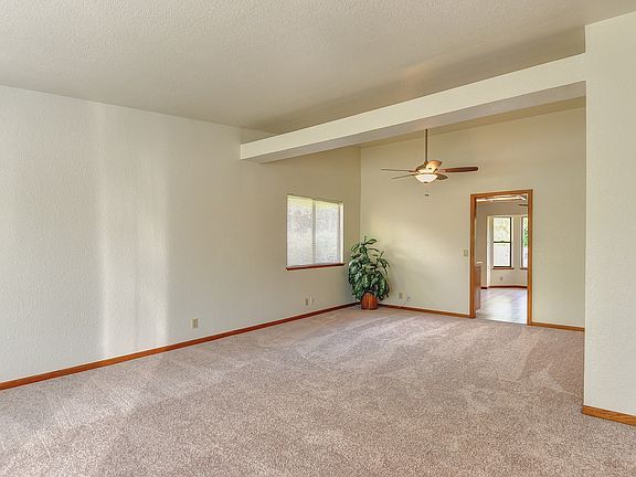 3rd image of 2833 Clemson Dr