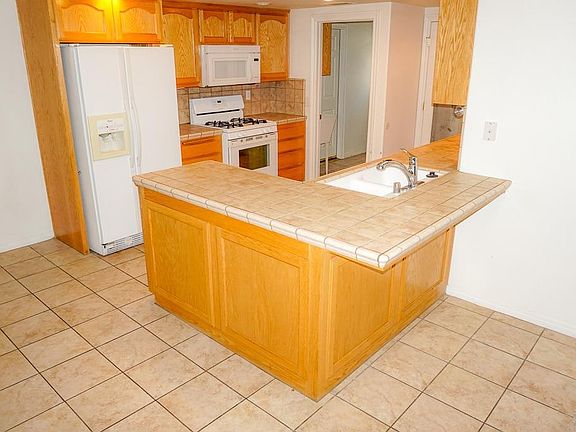 5th image of 12778 Yellowstone Ave