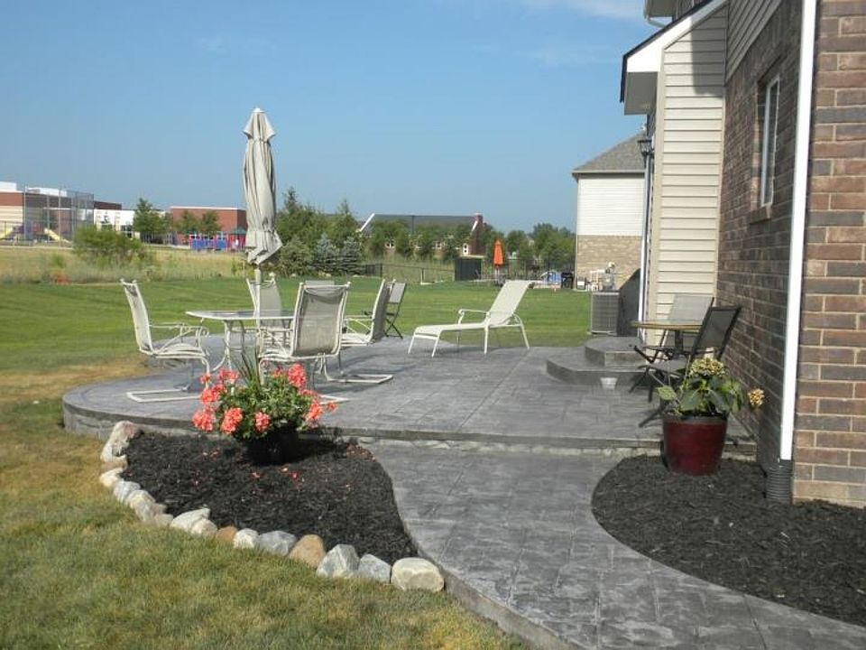2nd image of 53789 Edgewood Dr
