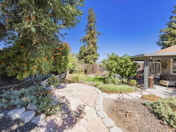 2180 Jacqueline Dr, Pittsburg, CA 94565