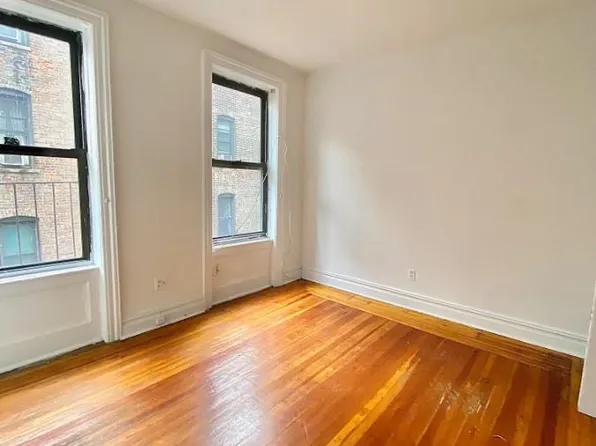 184 Claremont Avenue image 2 of 5