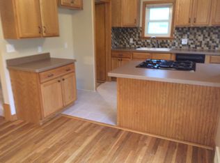 1383 Sunview Rd, Lyndhurst, OH 44124