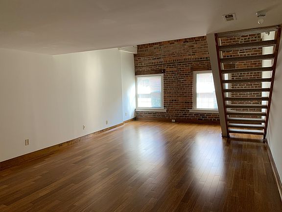 4th image of 1901 E Franklin St APT 5