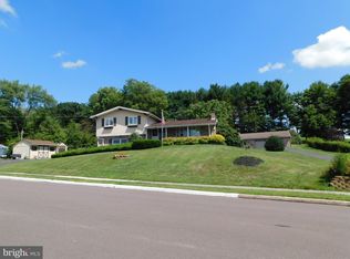 706 Roberts Dr, Stowe, PA 19464
