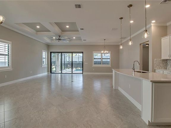 4th image of 7182 Wilton Dr
