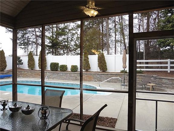 4th image of 7509 Sedgebrook Dr E