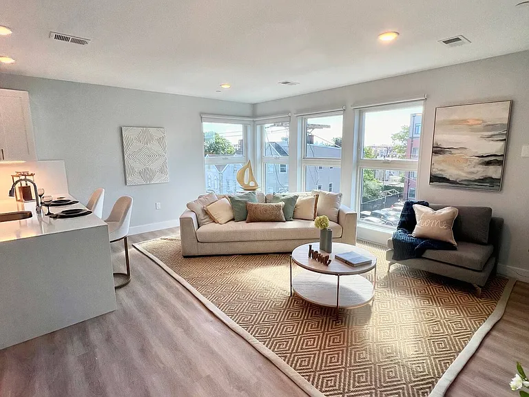 529 Mulberry St — Photo 4
