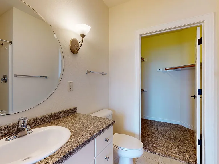 Delafield Lakes Apartments — Photo 70