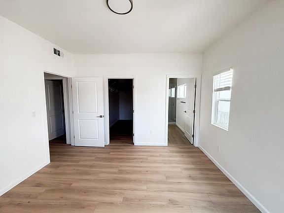 5th image of 1200 N Hobart Blvd