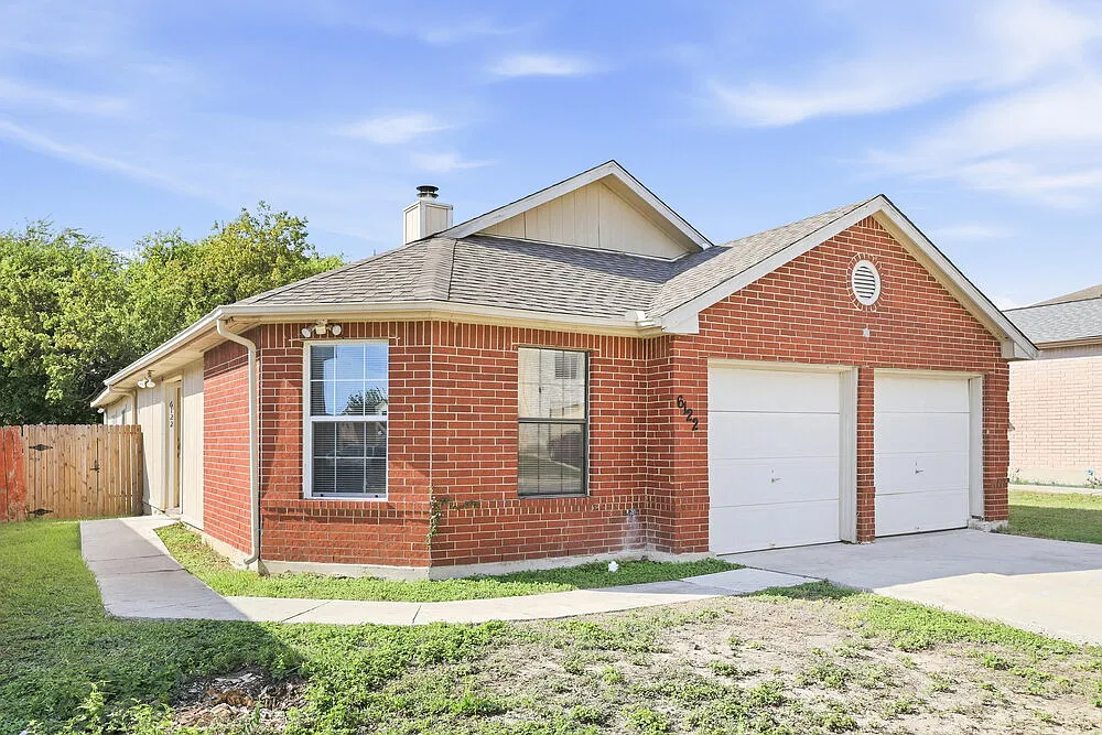 3 bed, 2.0 bath, 1523 sqft, $1,575 — Photo 3