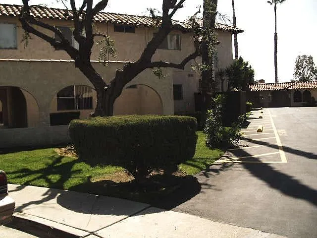 8202 Ashgrove Dr #2 — Photo 2