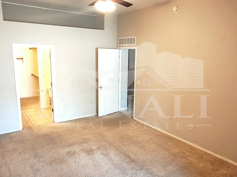 2155 E Calle Gran Desierto — Photo 6