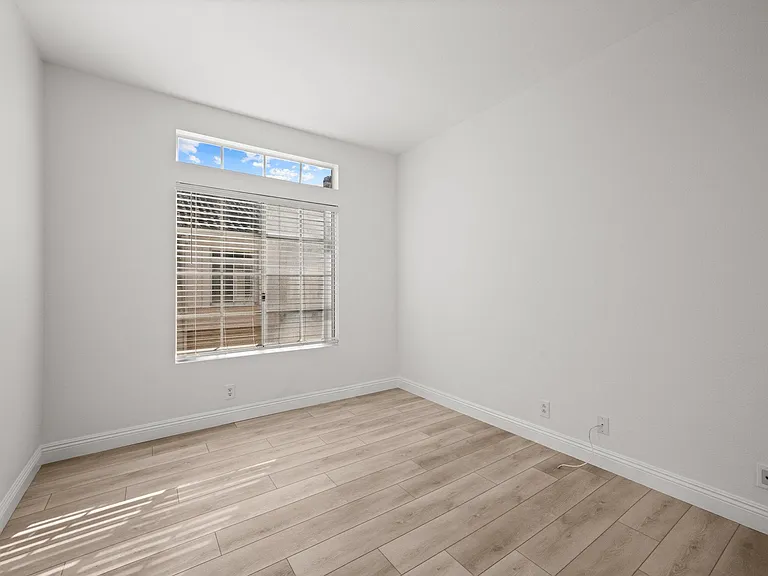 193 Shorebreaker Dr — Photo 11
