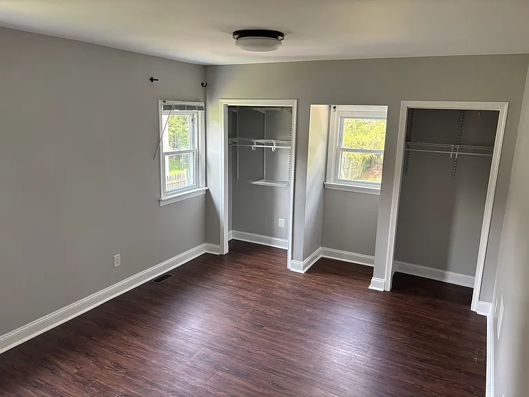 9940 Naylor Ave — Photo 12