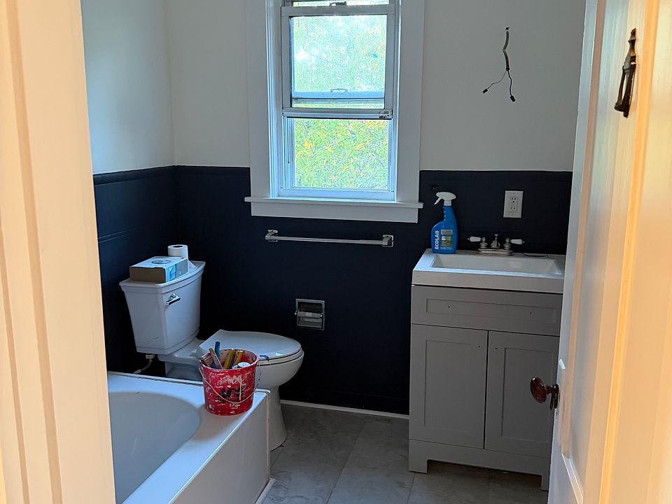1st image of 140 Main St #2
