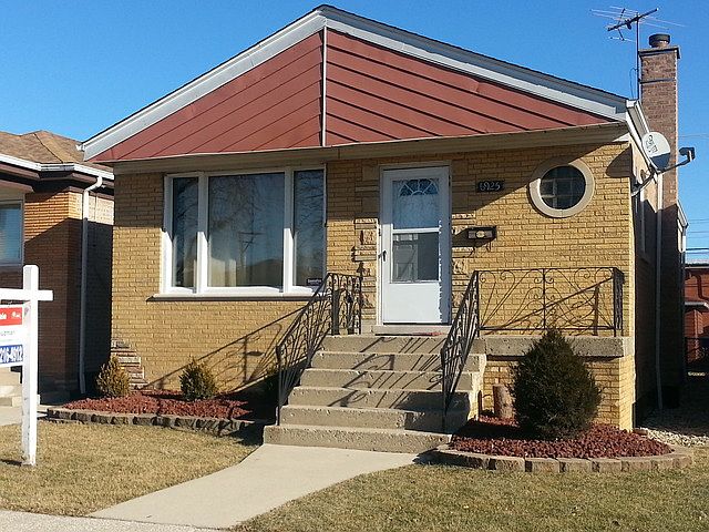 1st image of 6925 S Komensky Ave