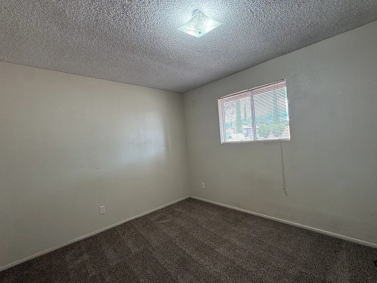 1281 N Catalina Dr — Photo 20