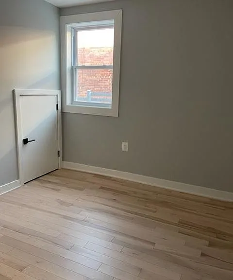 121 Victor St NE #B — Photo 5