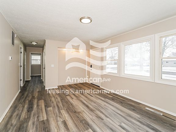 1509453_003_living_room_13645490.jpg