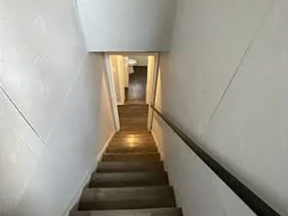 5th image of 16722 Tuller St