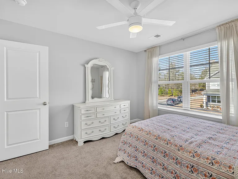 3647 Roseblossom Dr — Photo 34