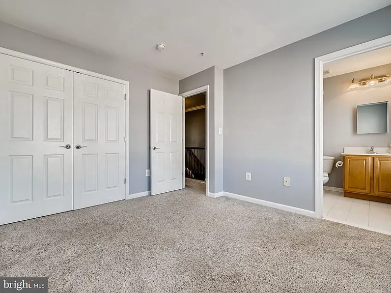604 S Glover St — Photo 6