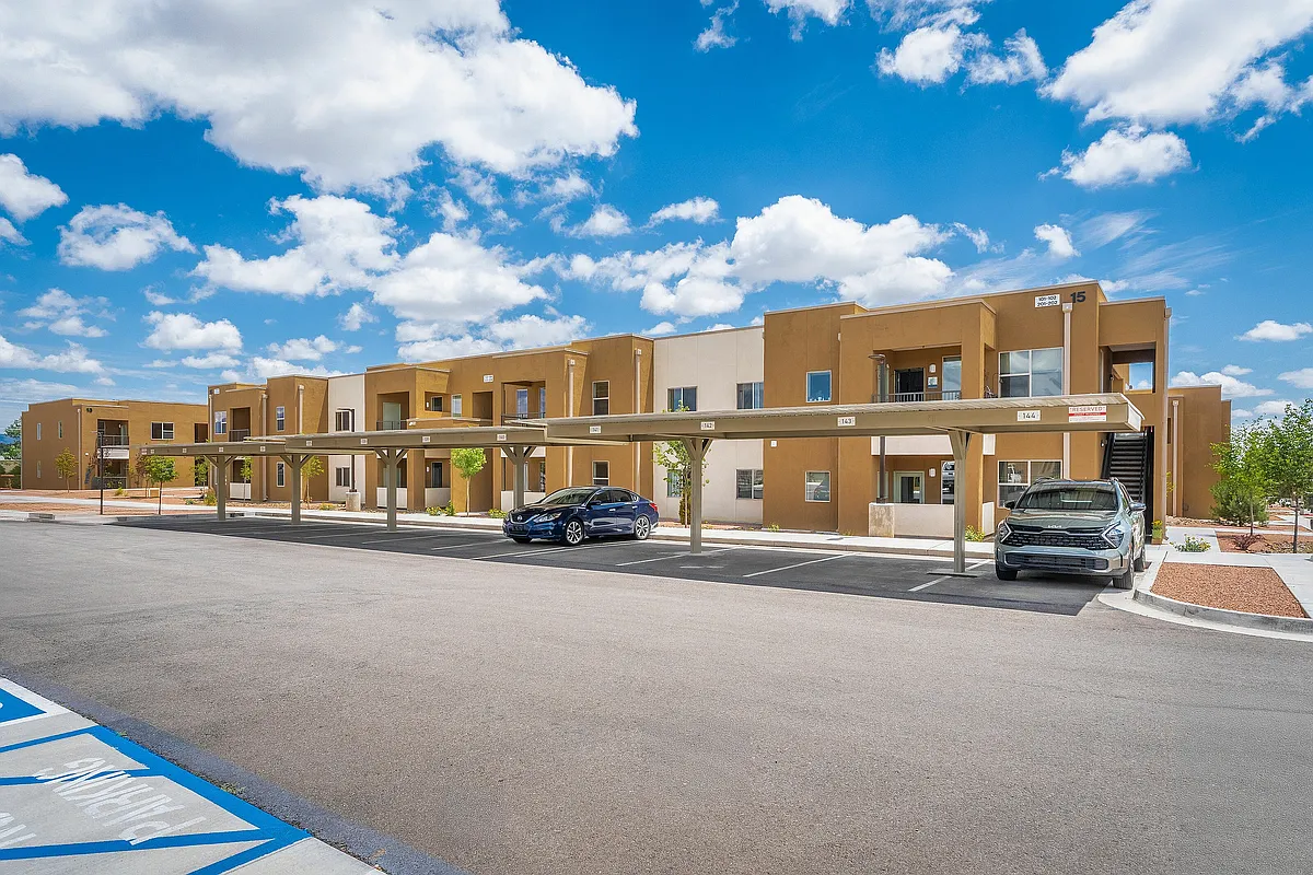 Carport - Madera Apartments