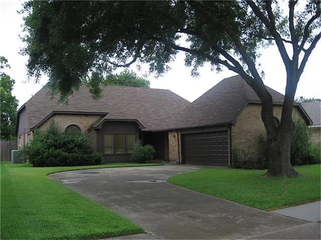 3006 Cherry Hills Dr — Photo 1