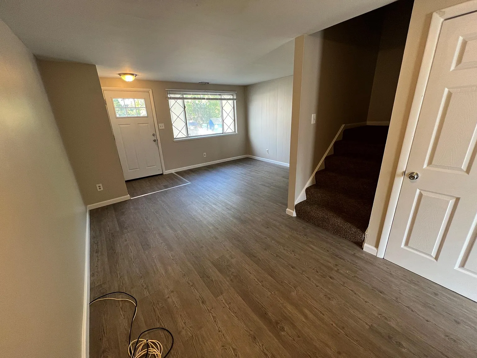 2 bed, 1.5 bath, 900 sqft, $1,595 — Photo 4