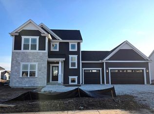 1275 Wild Rye Ln, Oconomowoc, WI