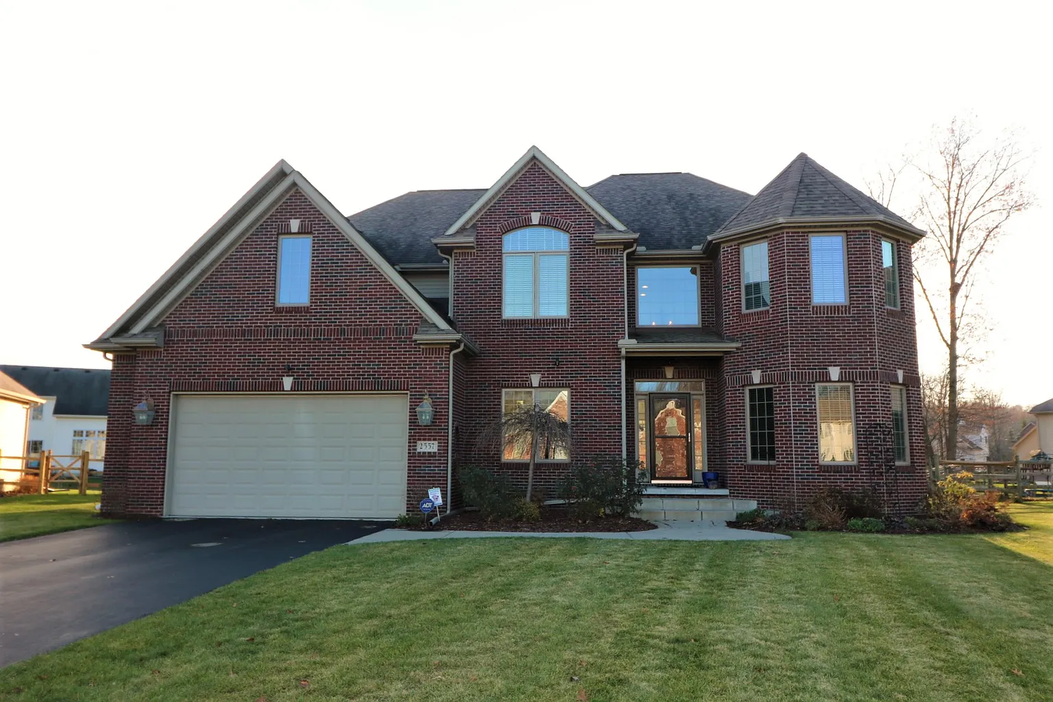 2557 Spruce Loop Rd photo 1