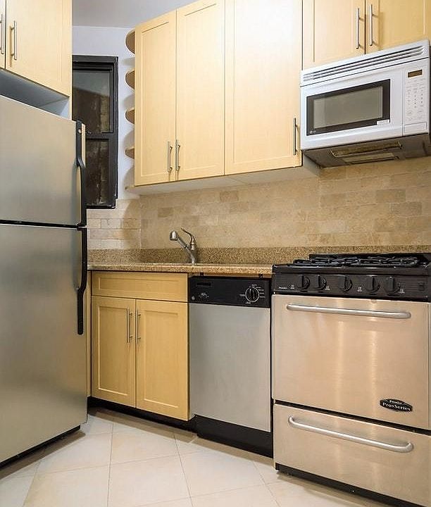 1st image of 347 E 58th St #2SF