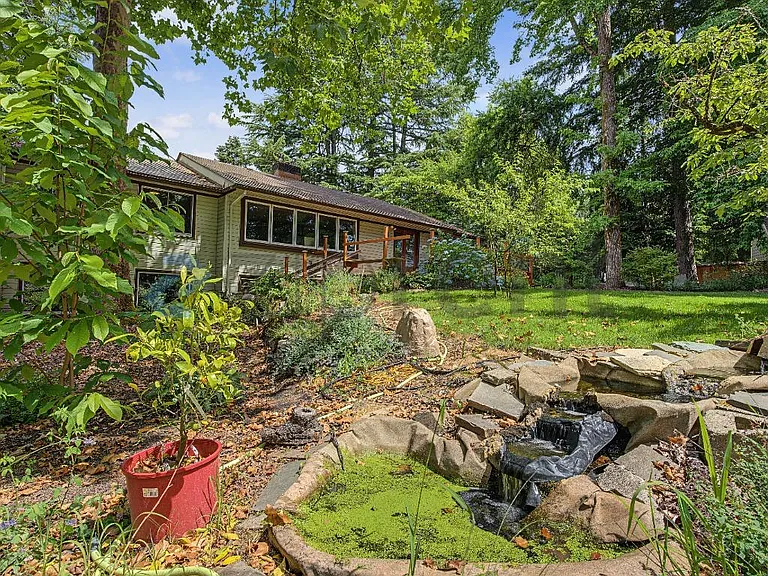 920 SW Stephenson Ct — Photo 8