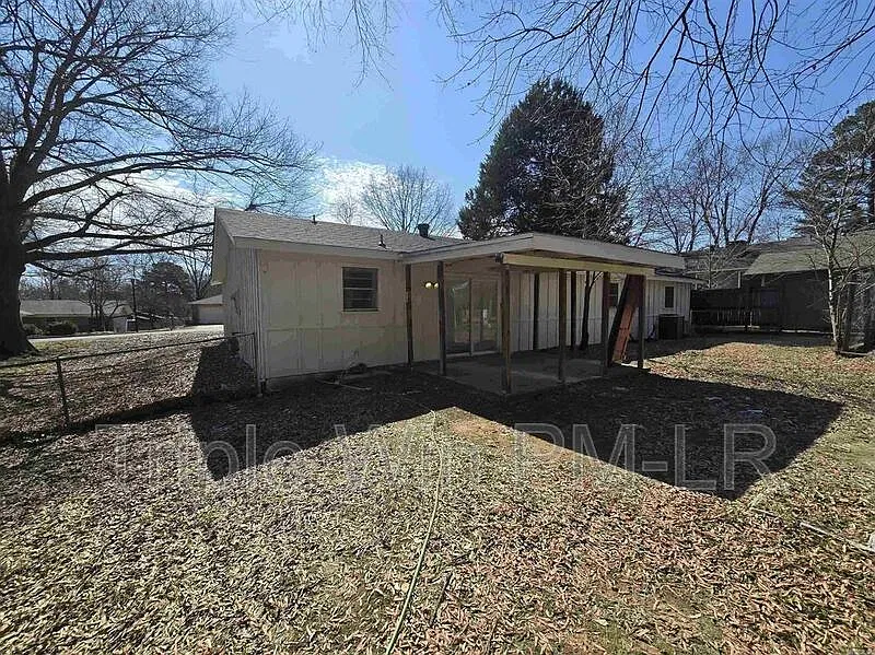 3 bed, 2.0 bath, $1,575 — Photo 3