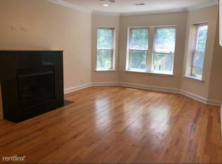 2240 W Morse Ave, Chicago, IL 60645