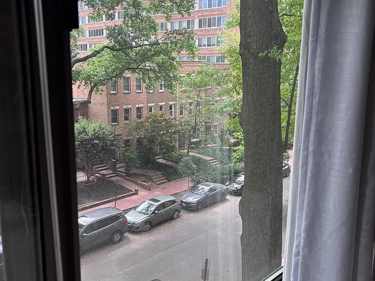 View of 25th St