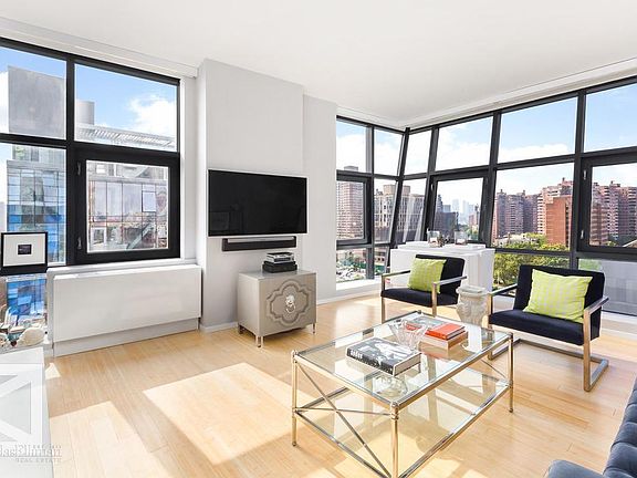 2nd image of 103-105 Norfolk St #11B