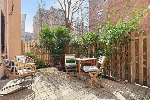 Rented by Compass | media 12