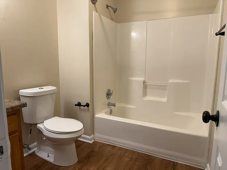 Cresthill Townhomes — Photo 20