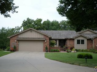 2332 SW Mayfair Pl, Topeka, KS 66611