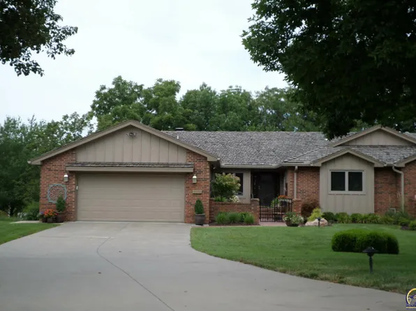 2332 SW Mayfair Pl, Topeka, KS 66611
