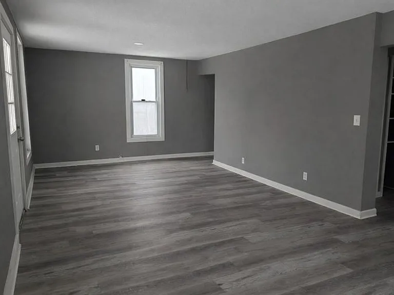 416 W Maple St — Photo 1