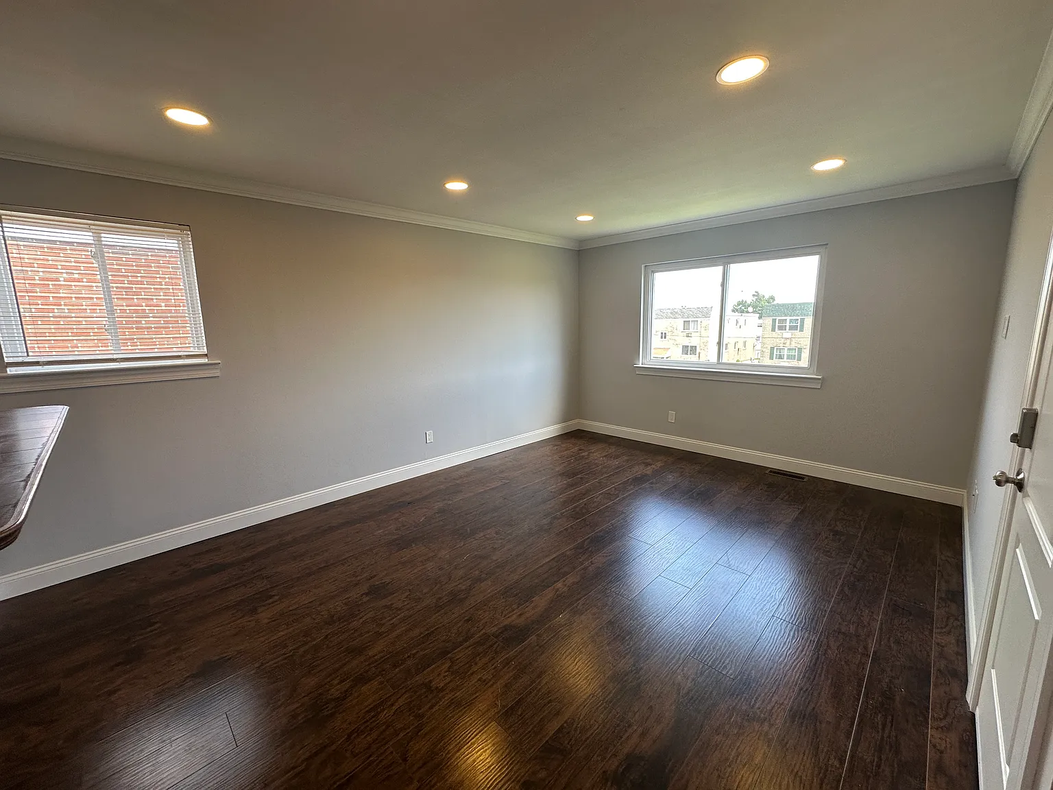 2 bed, 889 sqft, $1,700 — Photo 2
