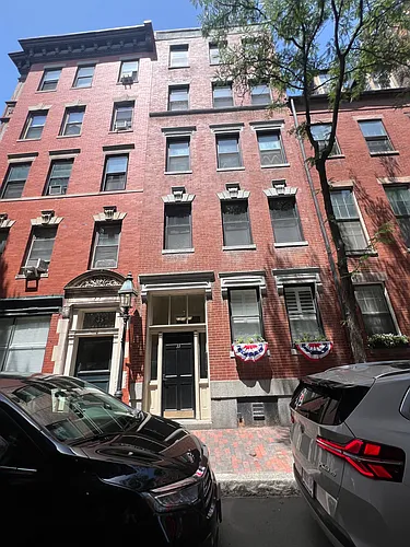 33 Myrtle St Photo 1